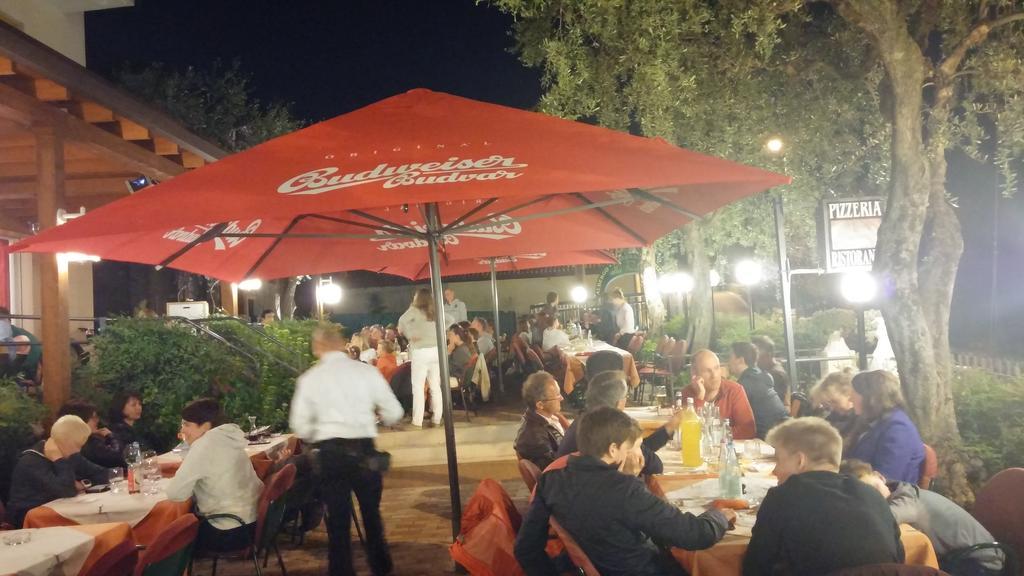 Albergo Bar Ristorante Alla Rama Μαλτσεζίνε Εξωτερικό φωτογραφία